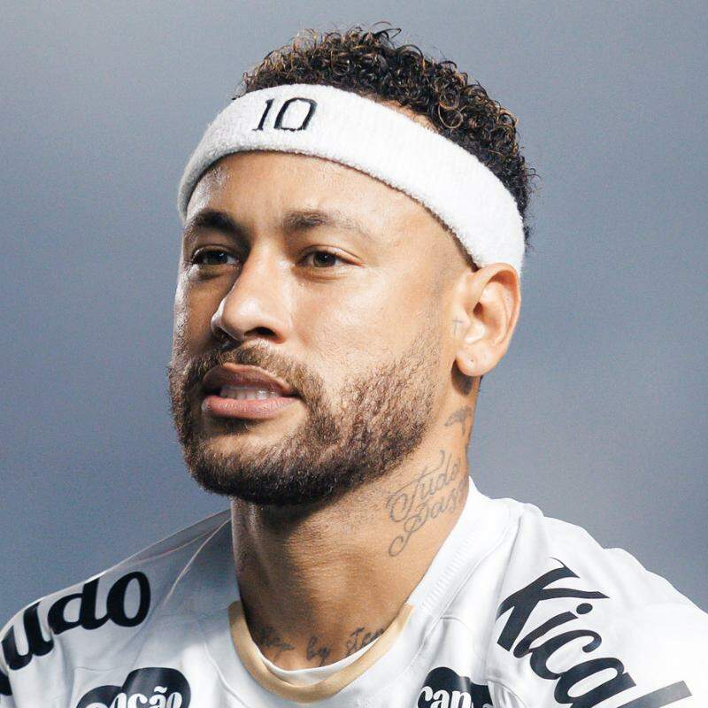 Neymar criticou o gramado da Vila Belmiro após o Santos ser eliminado para o Palmeiras
