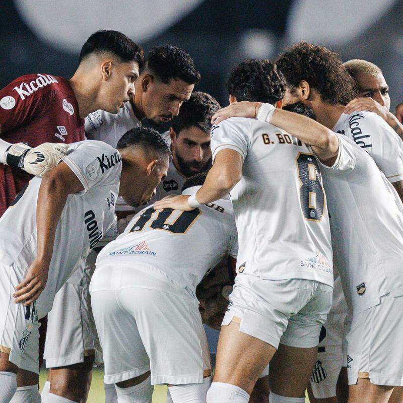 Santos encara o Internacional no domingo (6), às 16h, pelo Brasileirão
