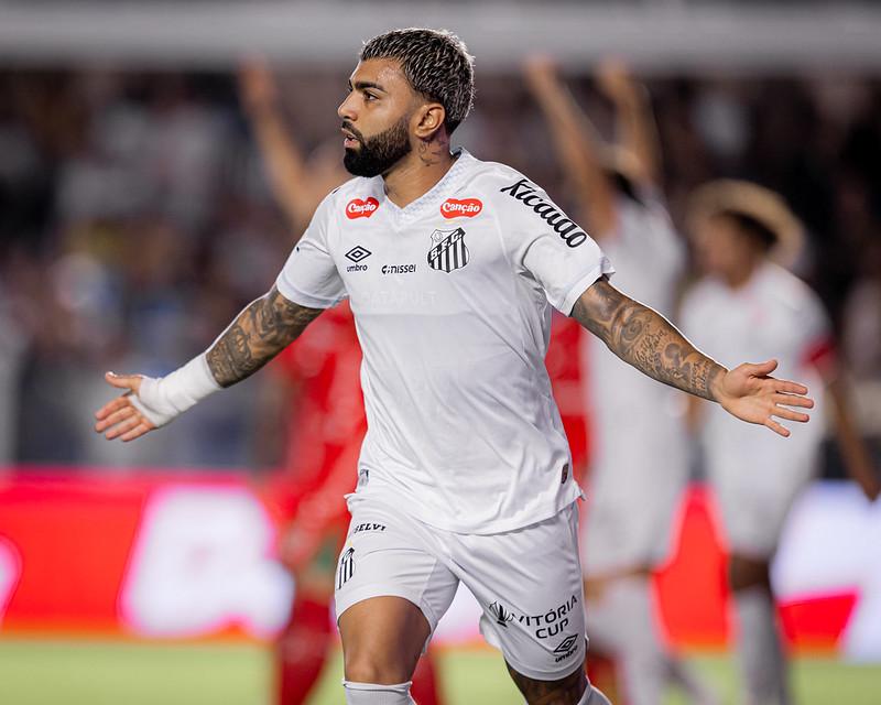O desempenho de Gabigol nos jogos fora de casa é fator que pesa a favor do Santos