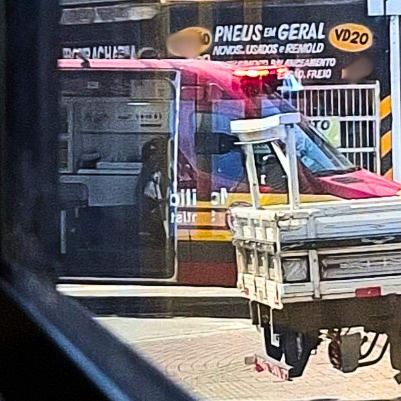 A idosa tentou atravessar a avenida correndo quando foi atingida pelo caminhão