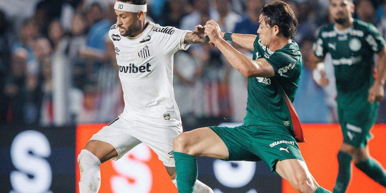 Neymar sofreu a lesão no primeiro tempo do jogo contra o Palmeiras, na Vila, pela Copa do Brasil