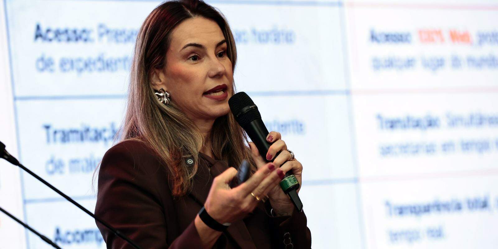 Larissa Cordeiro, secretária de Obras