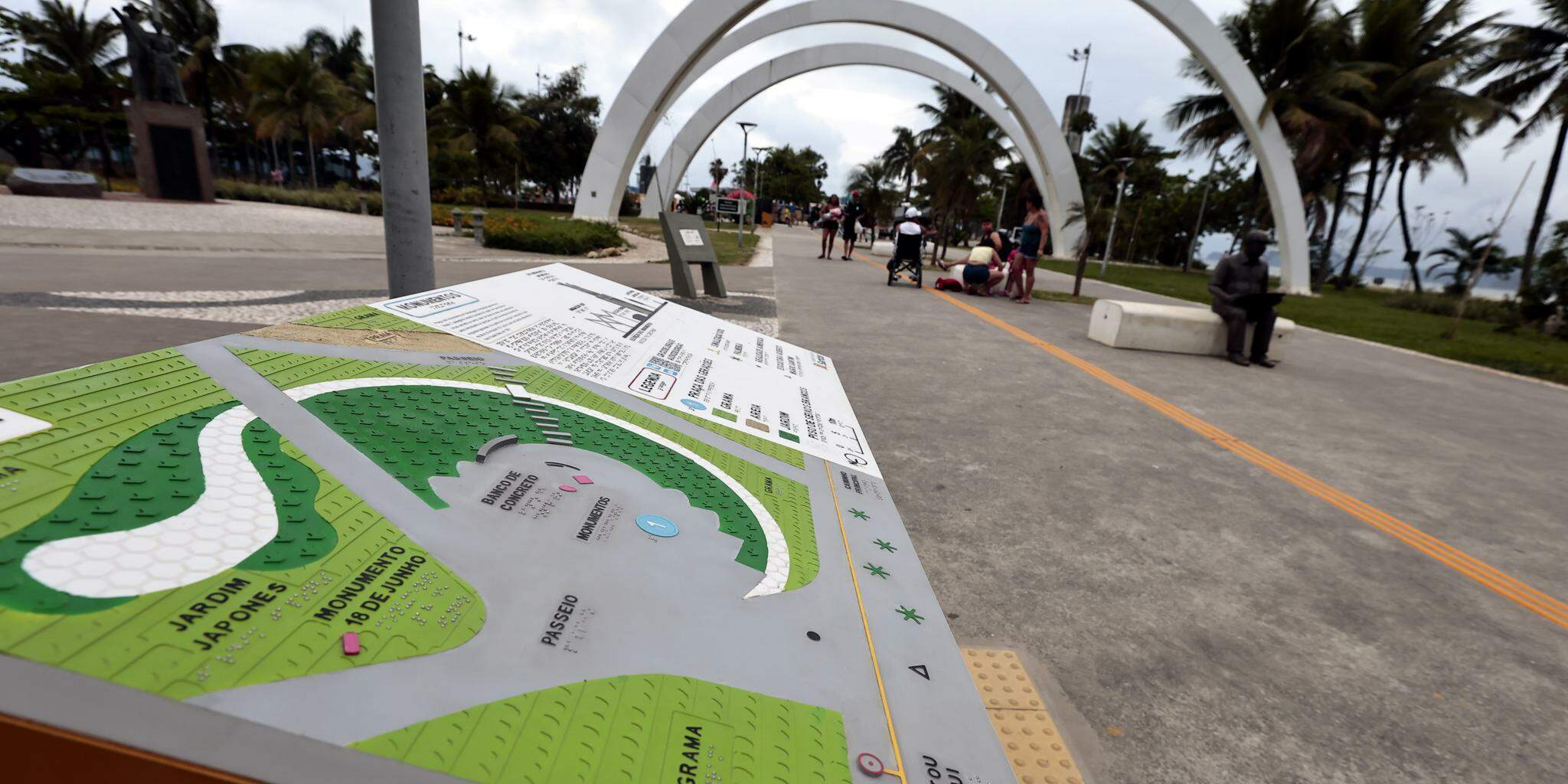 Catorze mapas facilitam a circulação e a compreensão dos espaços por pessoas com deficiência visual