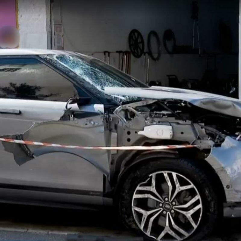 Motorista dirigia uma Range Rover Evoque que acabou abandonando na Rua Campos Salles