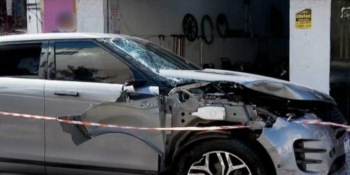 Motorista dirigia uma Range Rover Evoque que acabou abandonando na Rua Campos Salles