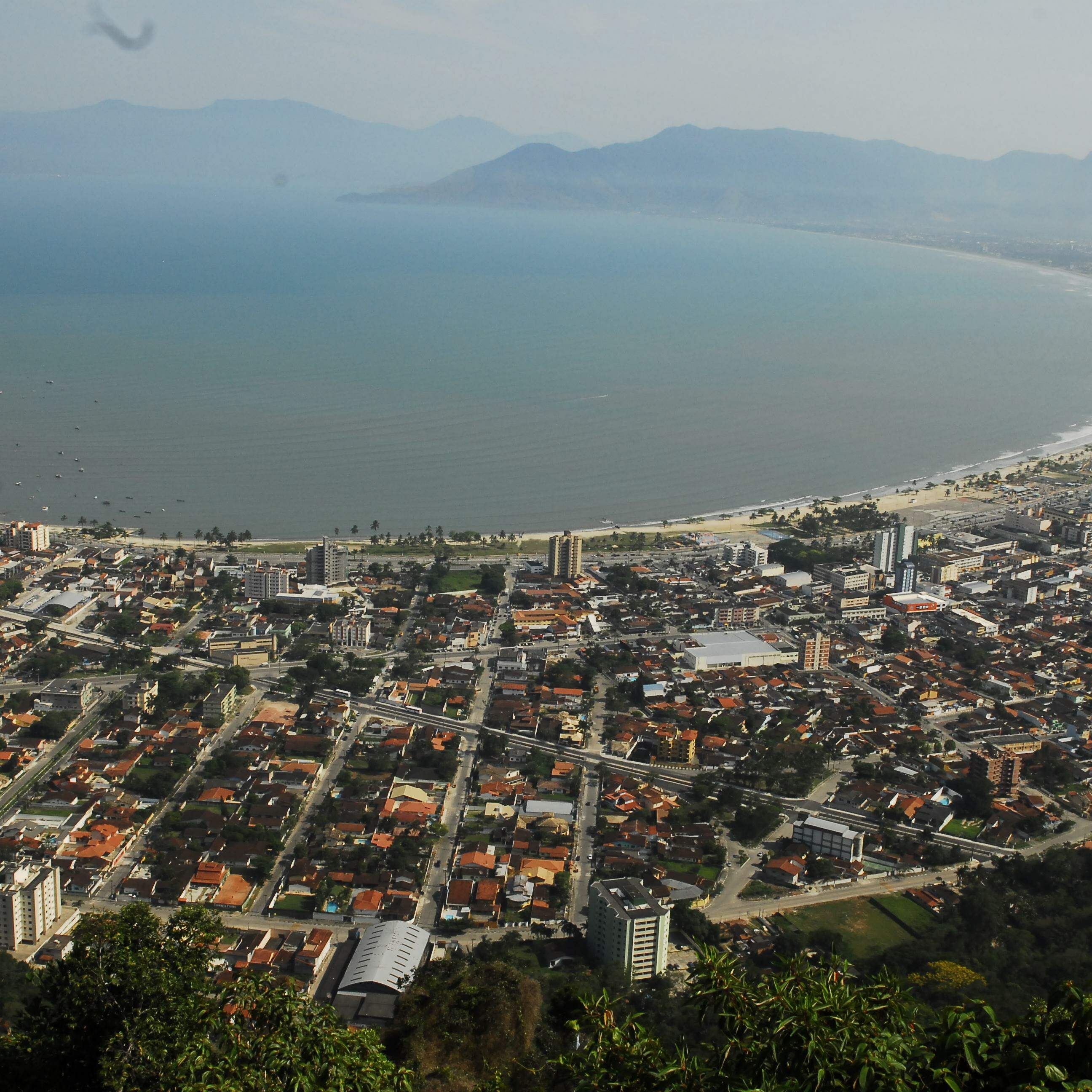 Enquanto a roda-gigante não sai do papel, Caraguatatuba já reúne praias, ilhas, trilhas e mirantes que podem entrar no roteiro dos visitantes