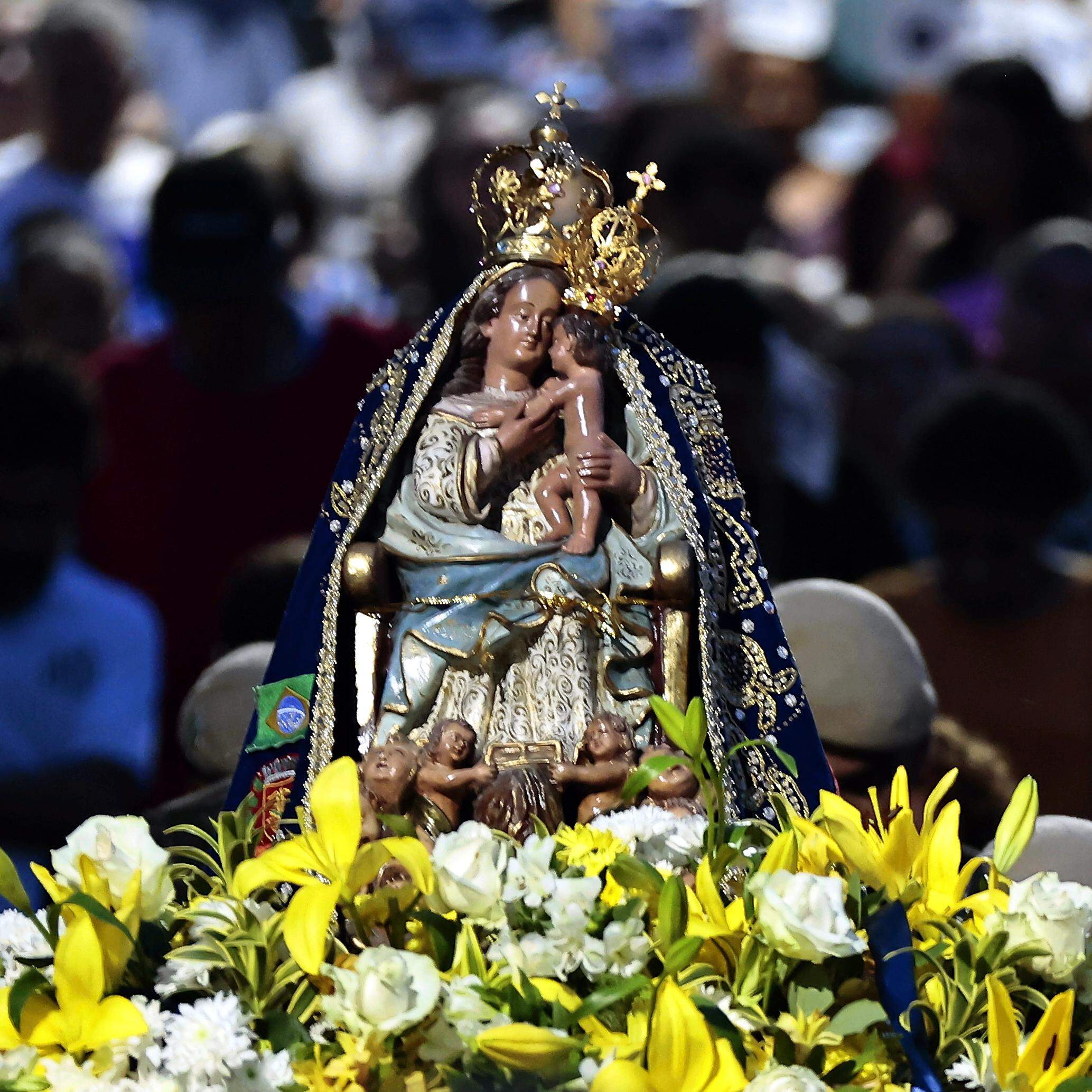 Imagem de Nossa Senhora do Monte foi conduzida do santuário à Catedral no dia 29; na terça, retornará