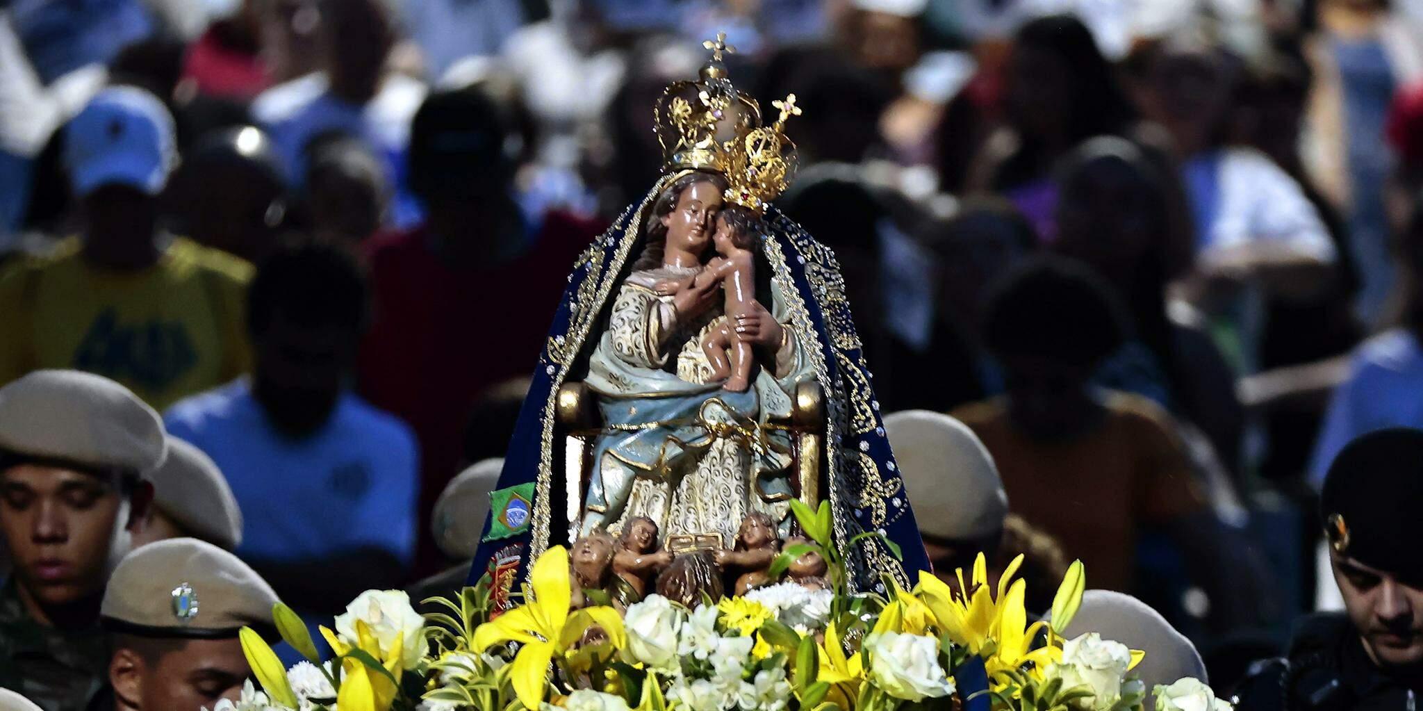 Imagem de Nossa Senhora do Monte foi conduzida do santuário à Catedral no dia 29; na terça, retornará