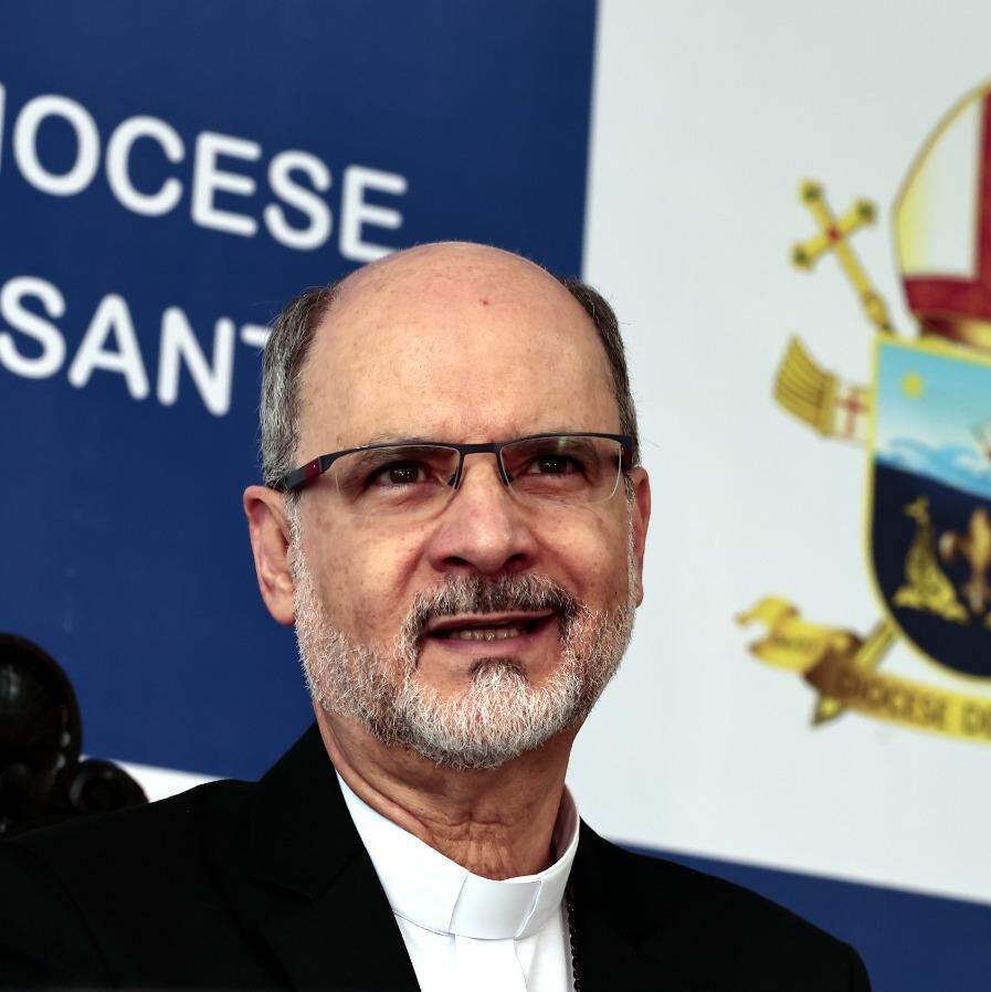 Dom Joaquim Mol é bispo diocesano em Santos
