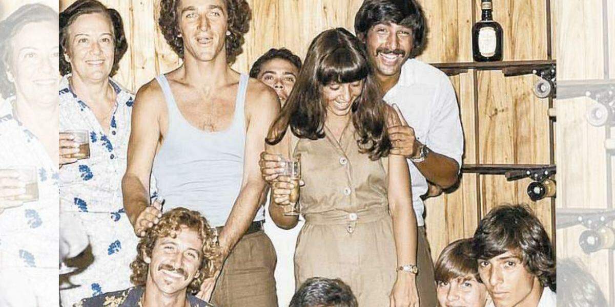 Inauguração da loja OP. Em pé: Dona Nina, Sidão, França, Rosana e Marco Buru. Agachados: Thyola, Fernando Waack, Cida e Mariola