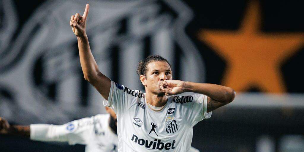 Willian Arão comemora gol que abriu o placar do Santos na Vila Belmiro