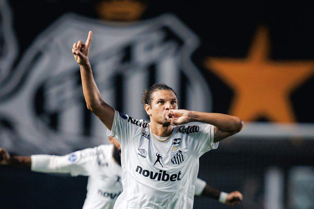 Willian Arão comemora gol que abriu o placar do Santos na Vila Belmiro
