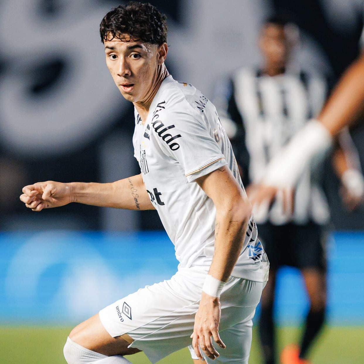 Um dos destaques do Peixe contra o Galo, Gabriel Bontempo comemorou convocação por Ancelotti