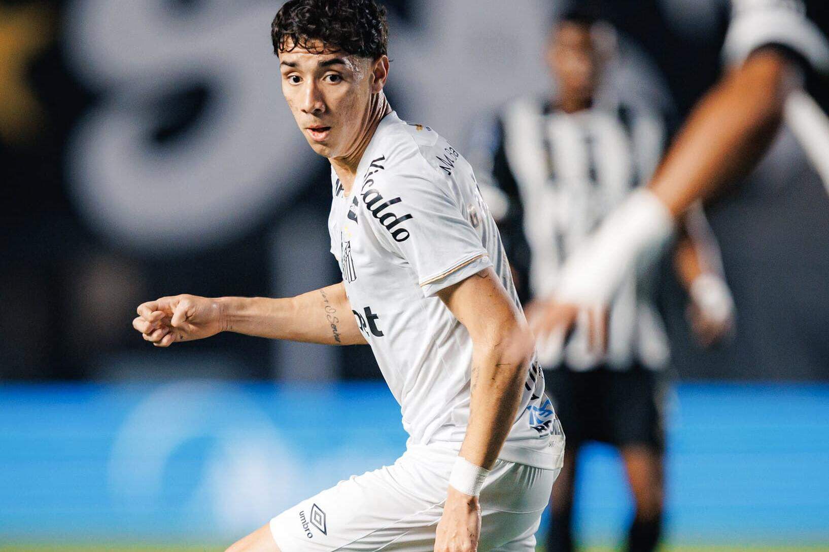 Um dos destaques do Peixe contra o Galo, Gabriel Bontempo comemorou convocação por Ancelotti