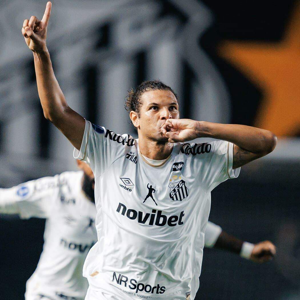Desde a volta das competições, após a Copa, Willian Arão marcou três gols pelo Santos