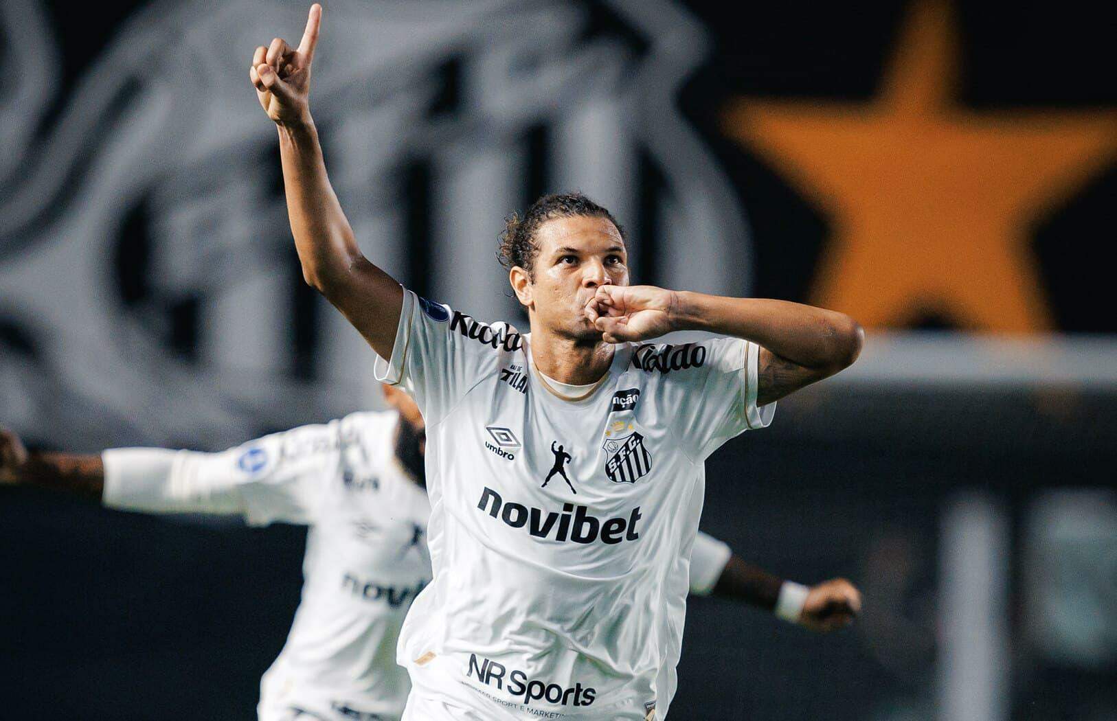 Desde a volta das competições, após a Copa, Willian Arão marcou três gols pelo Santos