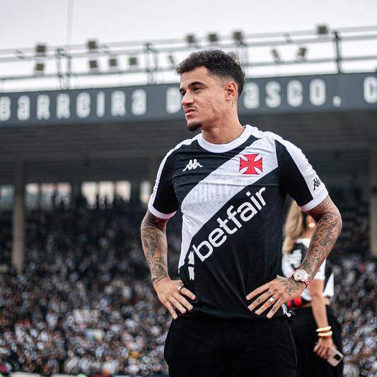 Philippe Coutinho não joga desde fevereiro, mas pode reforçar o Santos a pedido de Neymar