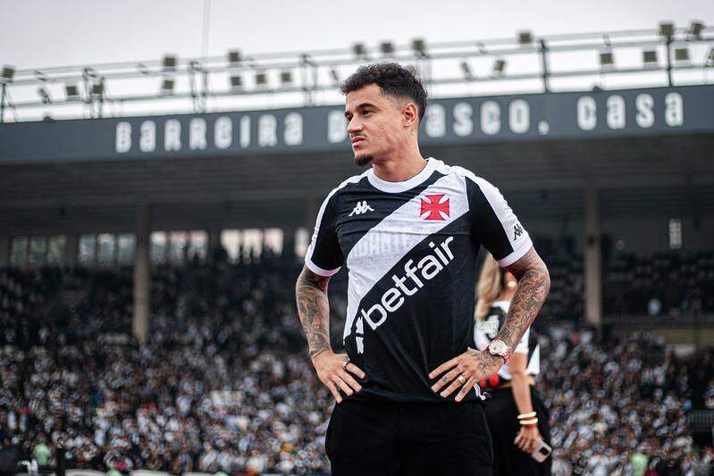 Philippe Coutinho não joga desde fevereiro, mas pode reforçar o Santos a pedido de Neymar