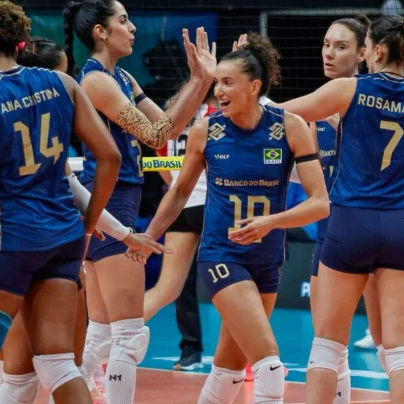 Vôlei feminino do Brasil passa fácil pelo Peru e continua imbatível na busca por vaga olímpica