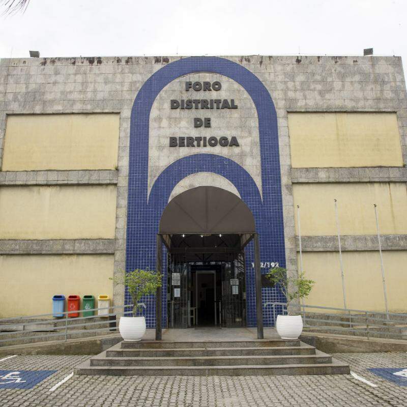 Fórum Distrital de Bertioga, onde homem de 26 anos foi absolvido pelo Tribunal do Júri após ser acusado de tentar matar o próprio cunhado a tiros