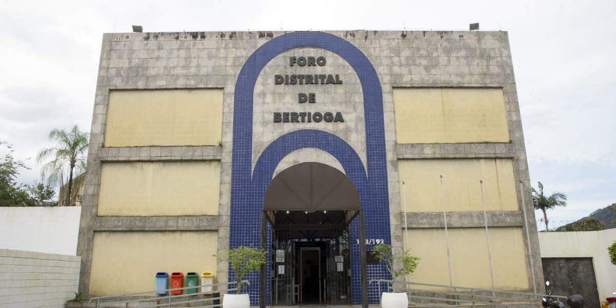 Fórum Distrital de Bertioga, onde homem de 26 anos foi absolvido pelo Tribunal do Júri após ser acusado de tentar matar o próprio cunhado a tiros