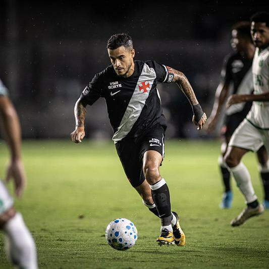 Os últimos jogos do meia Philippe Coutinho pelo Vasco foram em fevereiro passado