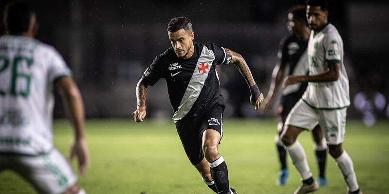 Os últimos jogos do meia Philippe Coutinho pelo Vasco foram em fevereiro passado