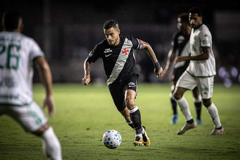 Os últimos jogos do meia Philippe Coutinho pelo Vasco foram em fevereiro passado
