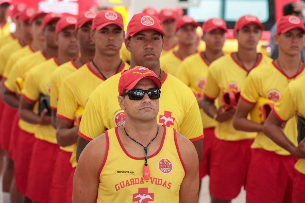 Reforço tem como objetivo principal intensificar as ações de prevenção e salvamento na orla de Praia Grande durante a Operação Verão