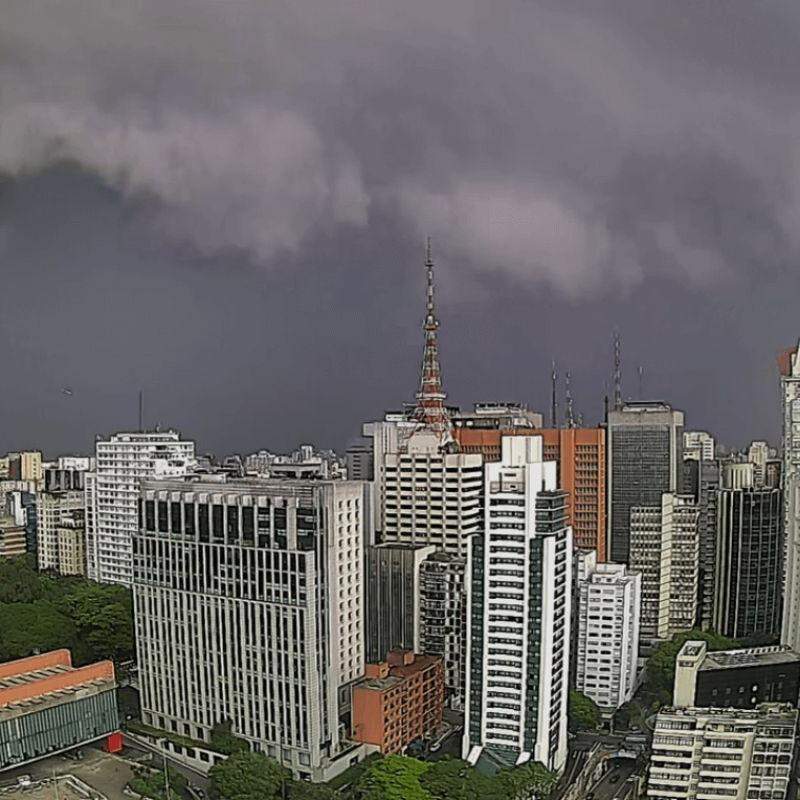 Madrugada de fortes chuvas em SP teve ventos de até 92,6 km/h, alagamentos e deslizamentos