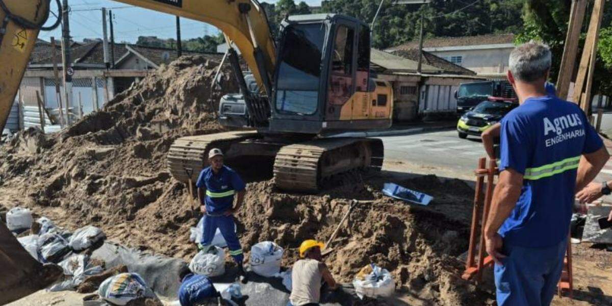 A reconstituição da estrutura do aterro está programada para esta segunda-feira (14)