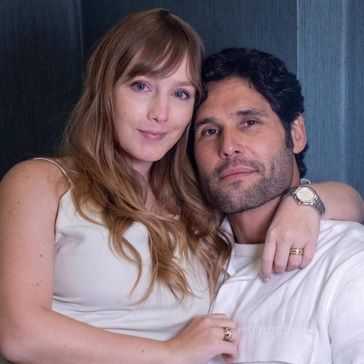 Malu Rodrigues e Dudu Azevedo são os protagonistas da novela Amor Sob Vigilância que estreia terça-feira (15) no Globoplay