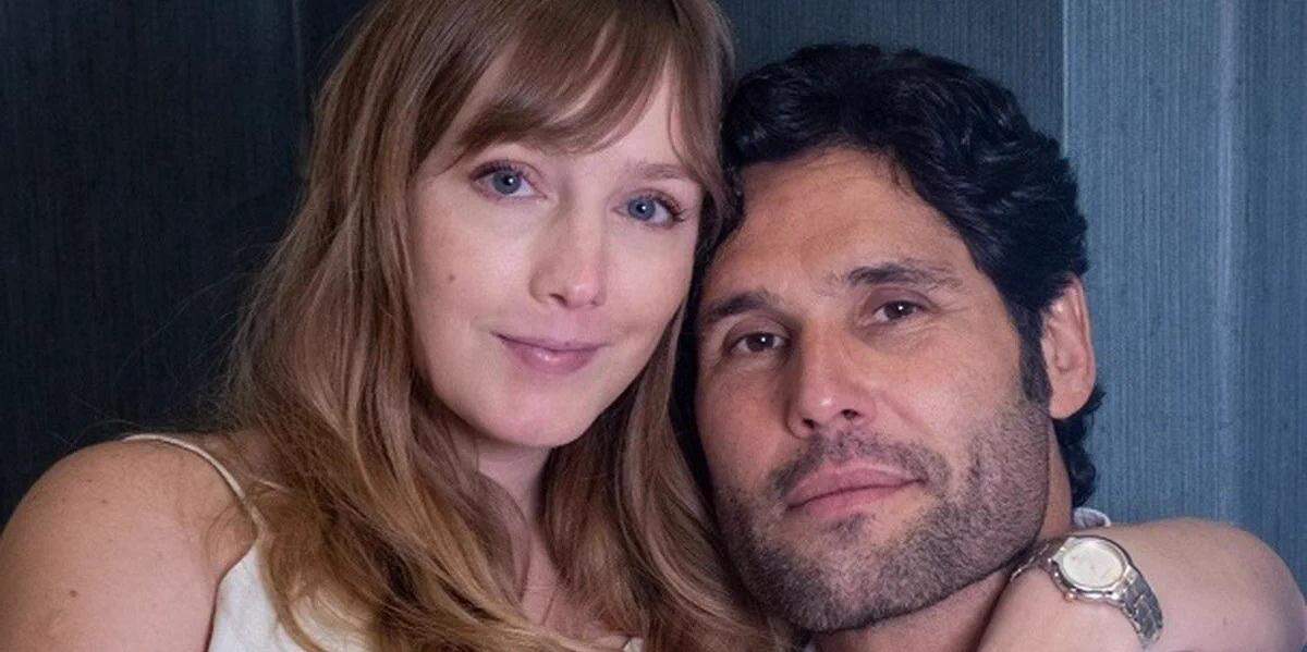 Malu Rodrigues e Dudu Azevedo são os protagonistas da novela Amor Sob Vigilância que estreia terça-feira (15) no Globoplay