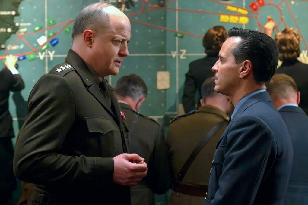 Brendan Fraser e Andrew Scott protagonizam drama tenso em Pressão