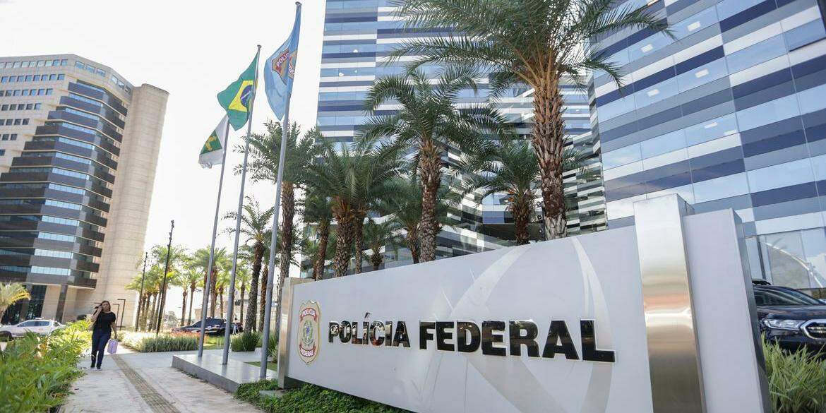 PF está com celular de Vorcaro e afirma poder enviar dados a ministros