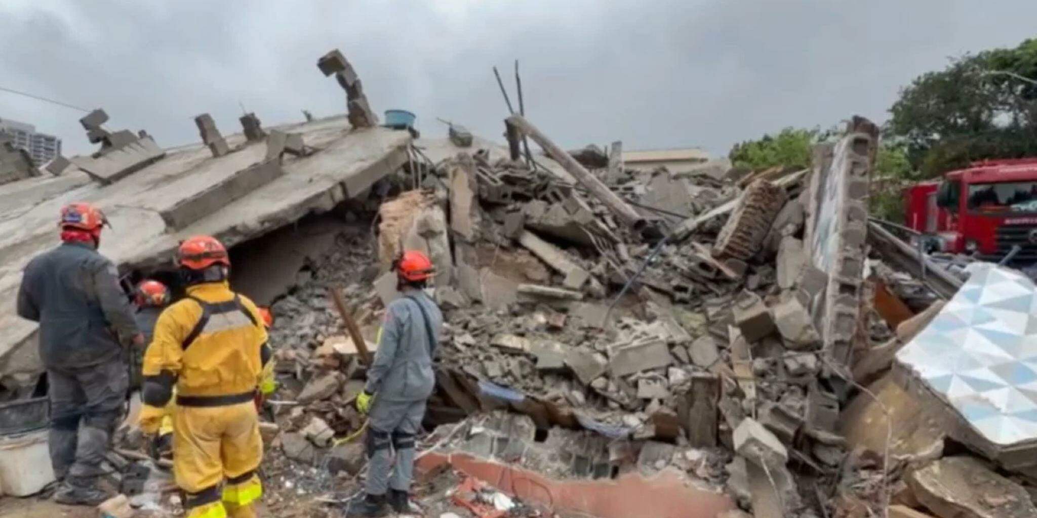 Desabamento na zona leste de SP deixa seis mortos; bombeiros encerram buscas
