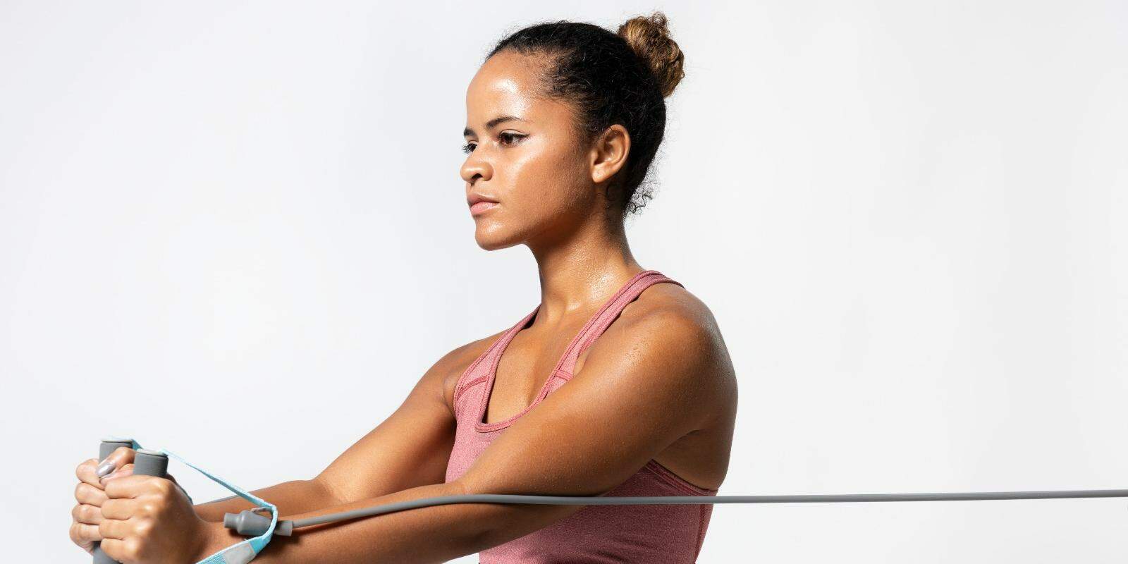 As mulheres querem braços firmes e definidos, mas temem visual musculoso