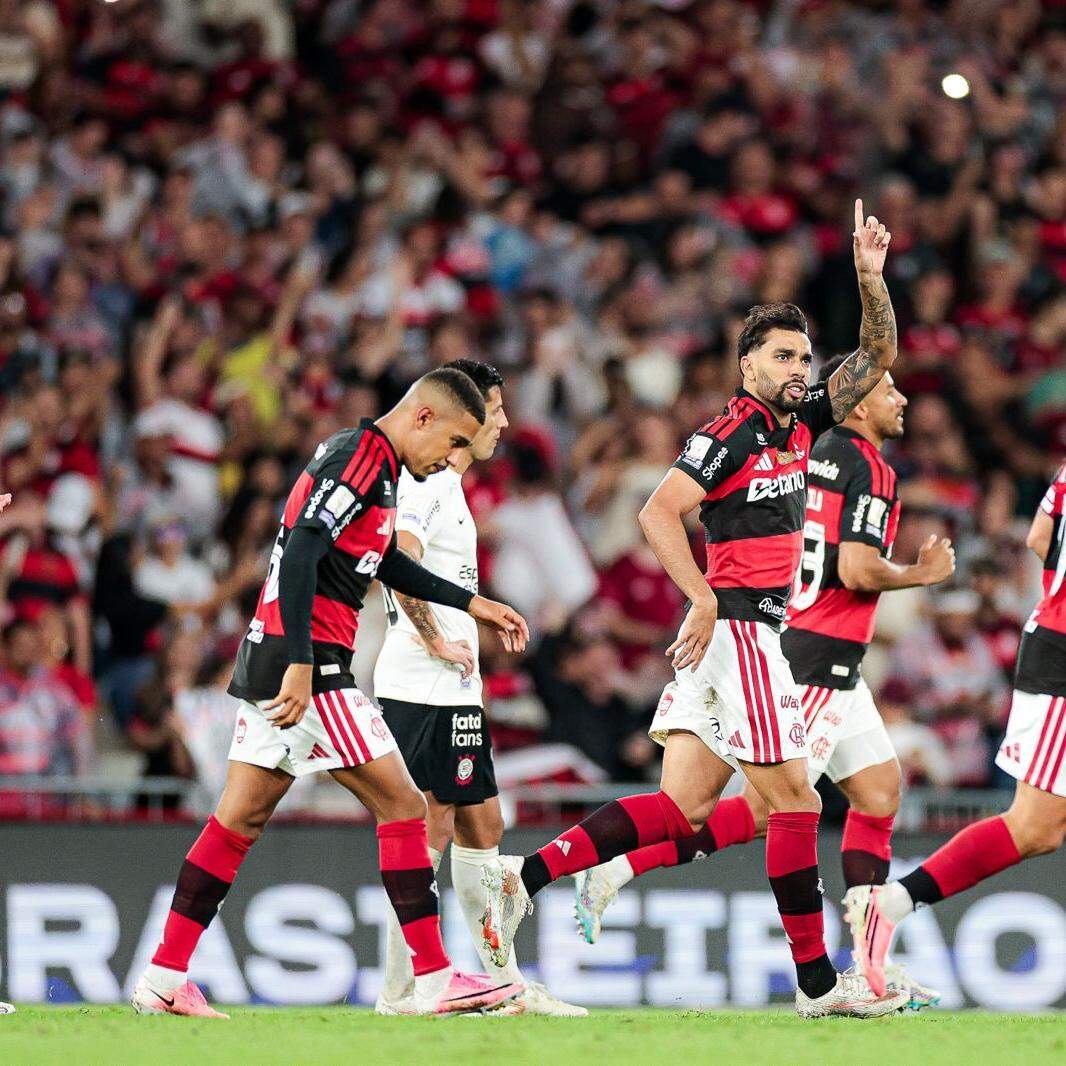Lucas Paquetá abriu o placar para o Flamengo no início do segundo tempo