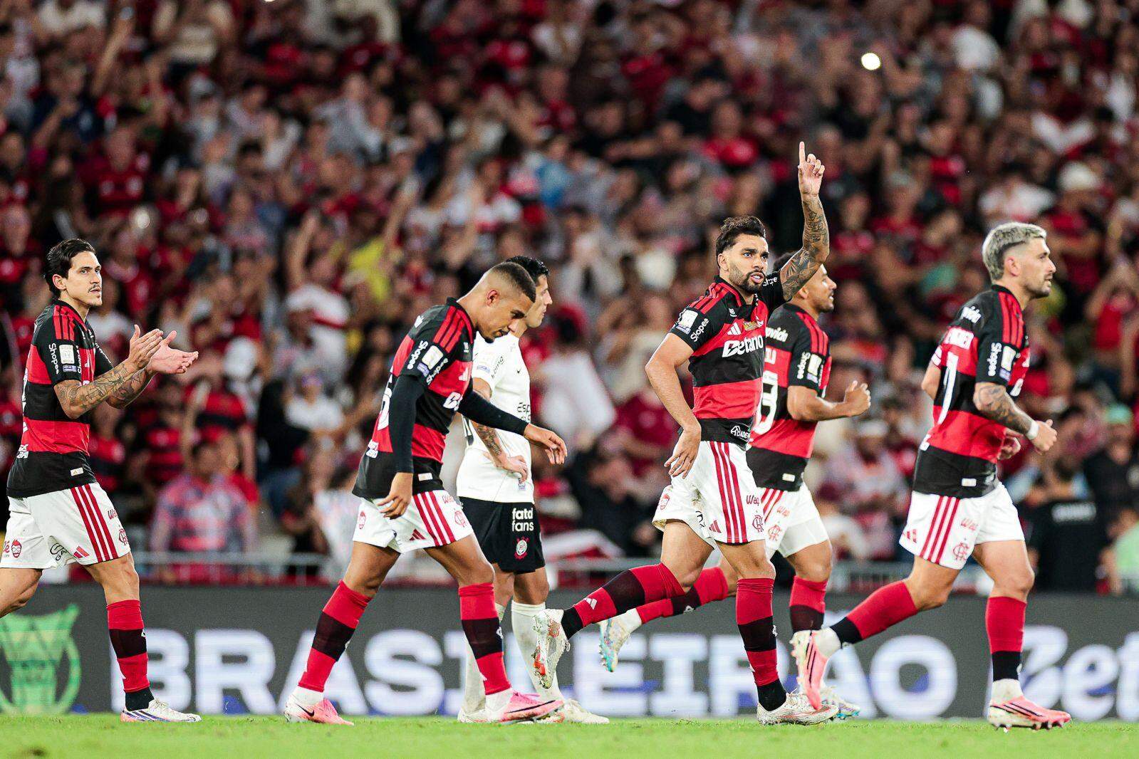 Lucas Paquetá abriu o placar para o Flamengo no início do segundo tempo