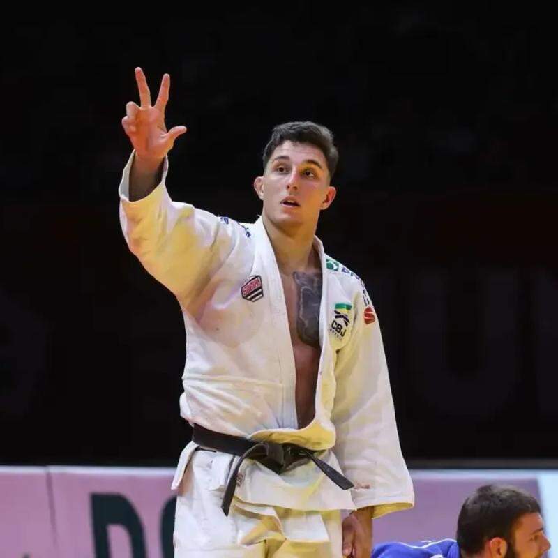 Guilherme Schimidt é ouro e país fecha Grand Slam de judô com 3 pódios
