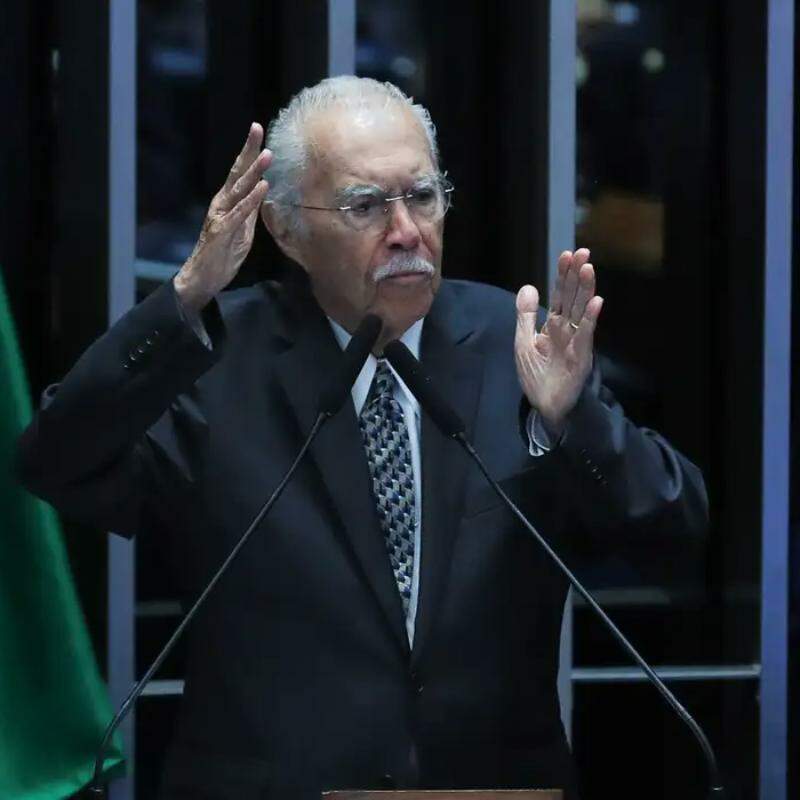 Ex-presidente José Sarney é internado com quadro de pneumonia no Maranhão