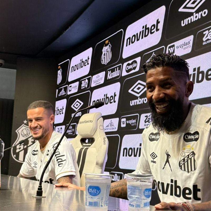 Philippe Coutinho e Rodinei foram apresentados nesta segunda-feira (14), na Vila Belmiro
