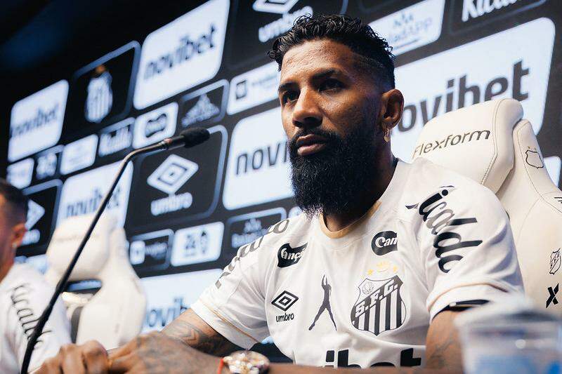 Com dez títulos na carreira, Rodinei voltou da Grécia com a expectativa de também ser campeão no Santos