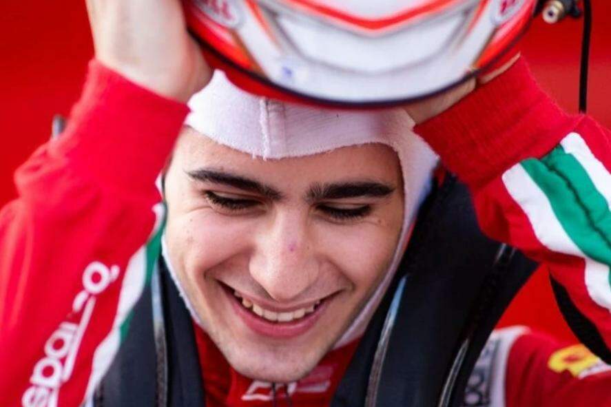 Rafa Câmara pilota Ferrari de 2025 em novo passo rumo à Fórmula 1