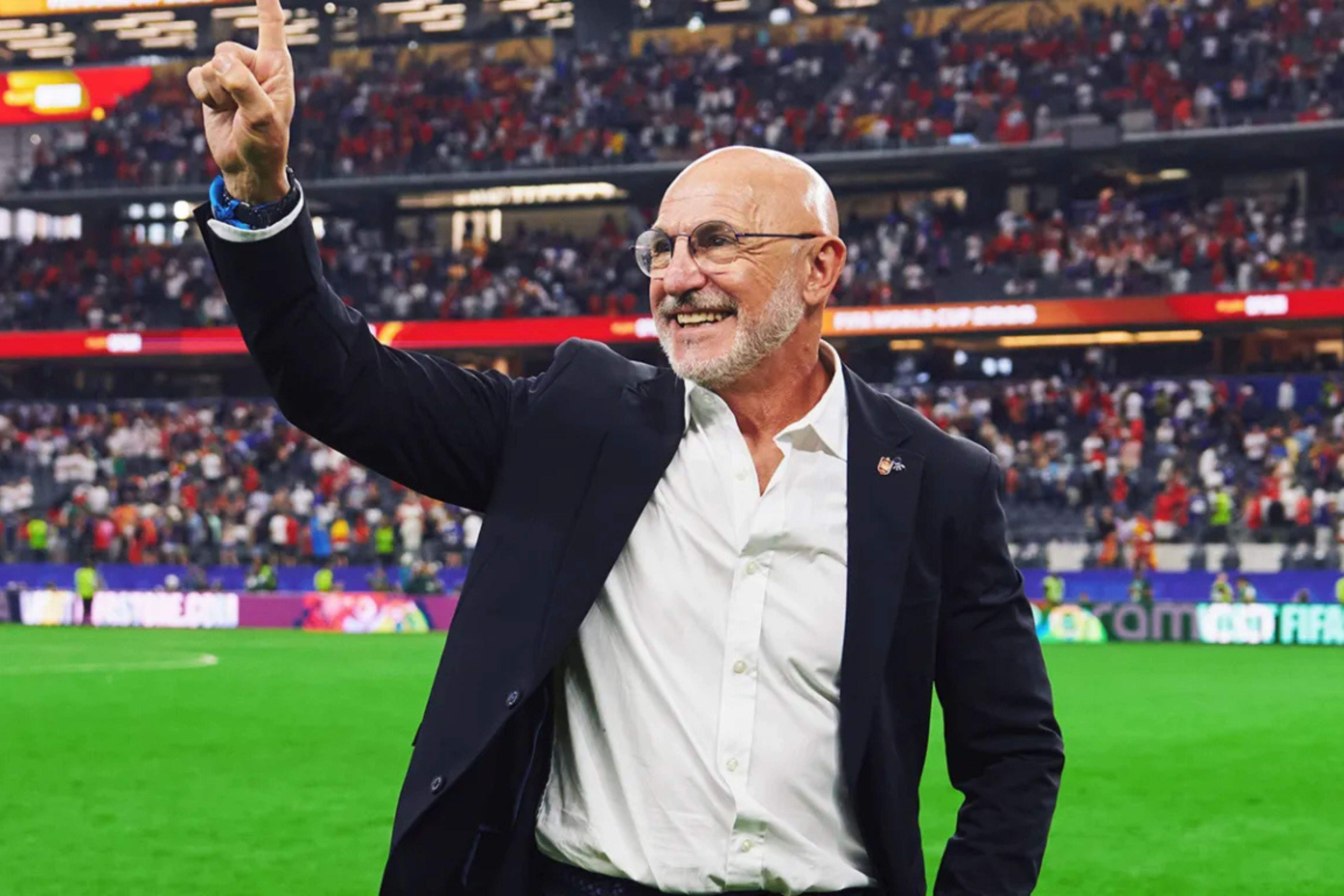 Campeão mundial, De la Fuente amplia contrato com a Espanha até Copa 'caseira' de 2030, diz TV