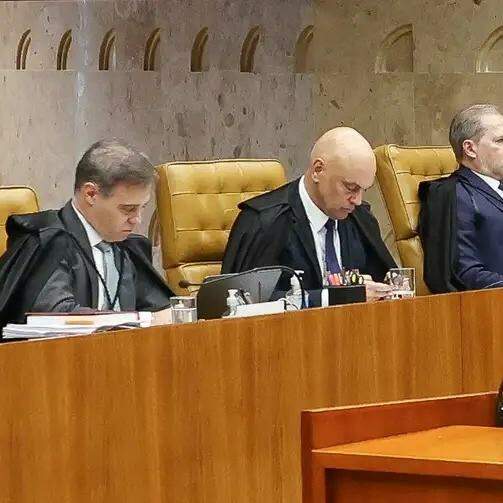 Sessão plenária extraordinária do STF