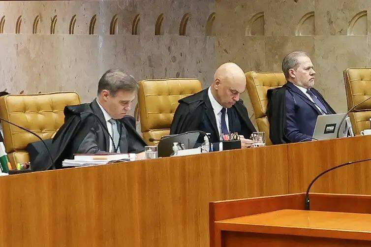 Sessão plenária extraordinária do STF