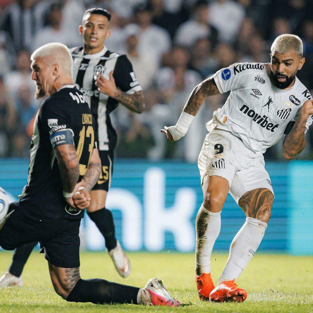 Gabigol é o artilheiro do Santos na temporada, com 19 gols em 40 jogos