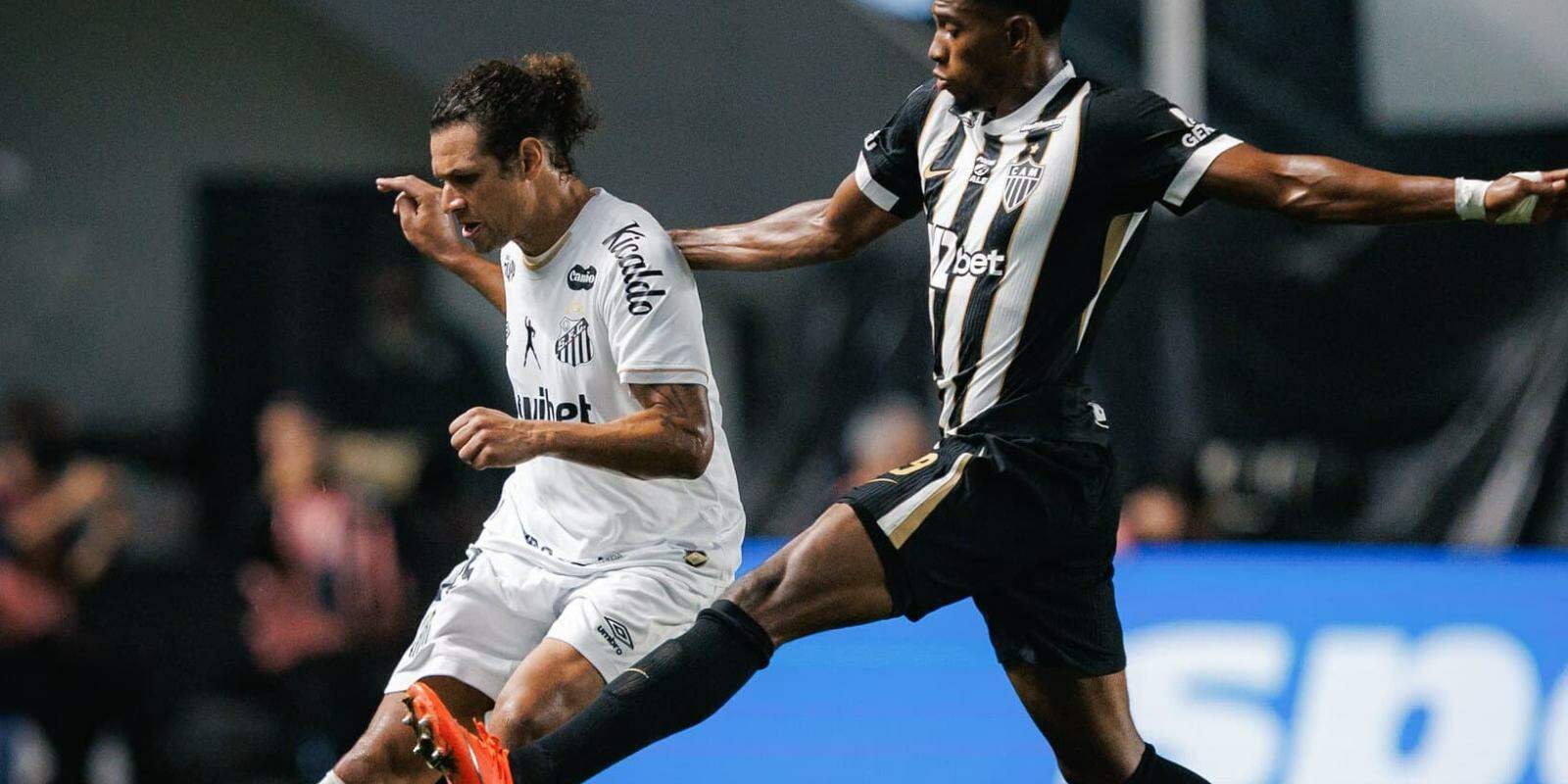 Willian Arão se firmou no time e deu mais consistência à zaga santista