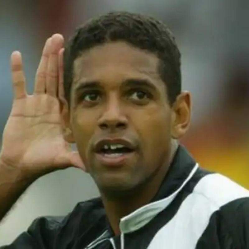 Ex-defensor conquistou o Campeonato Brasileiro e a Copa Mercosul de 2000